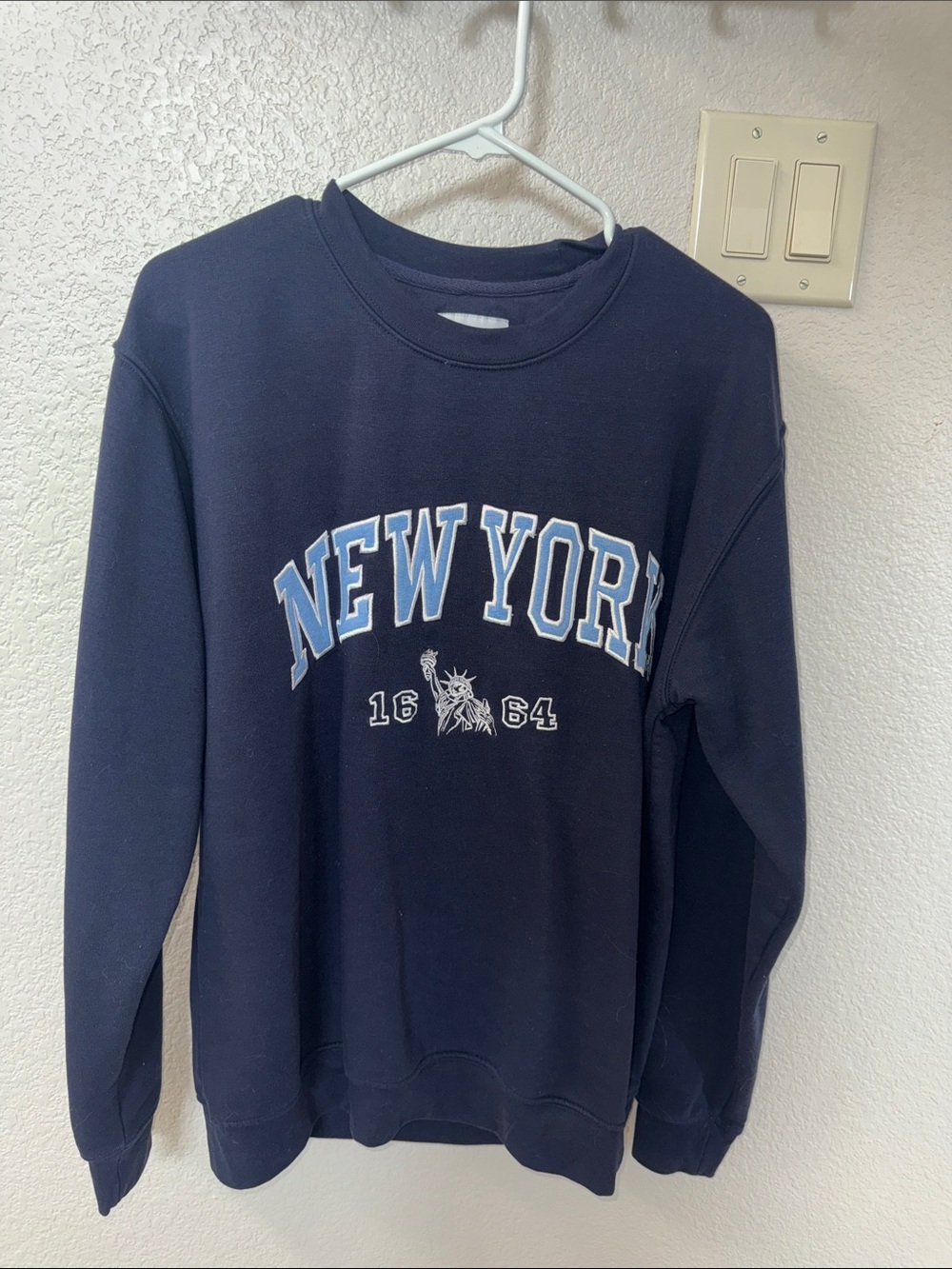 Men's Navy 'New York' Crewneck Sweatshirt - Classic Collegiate Style